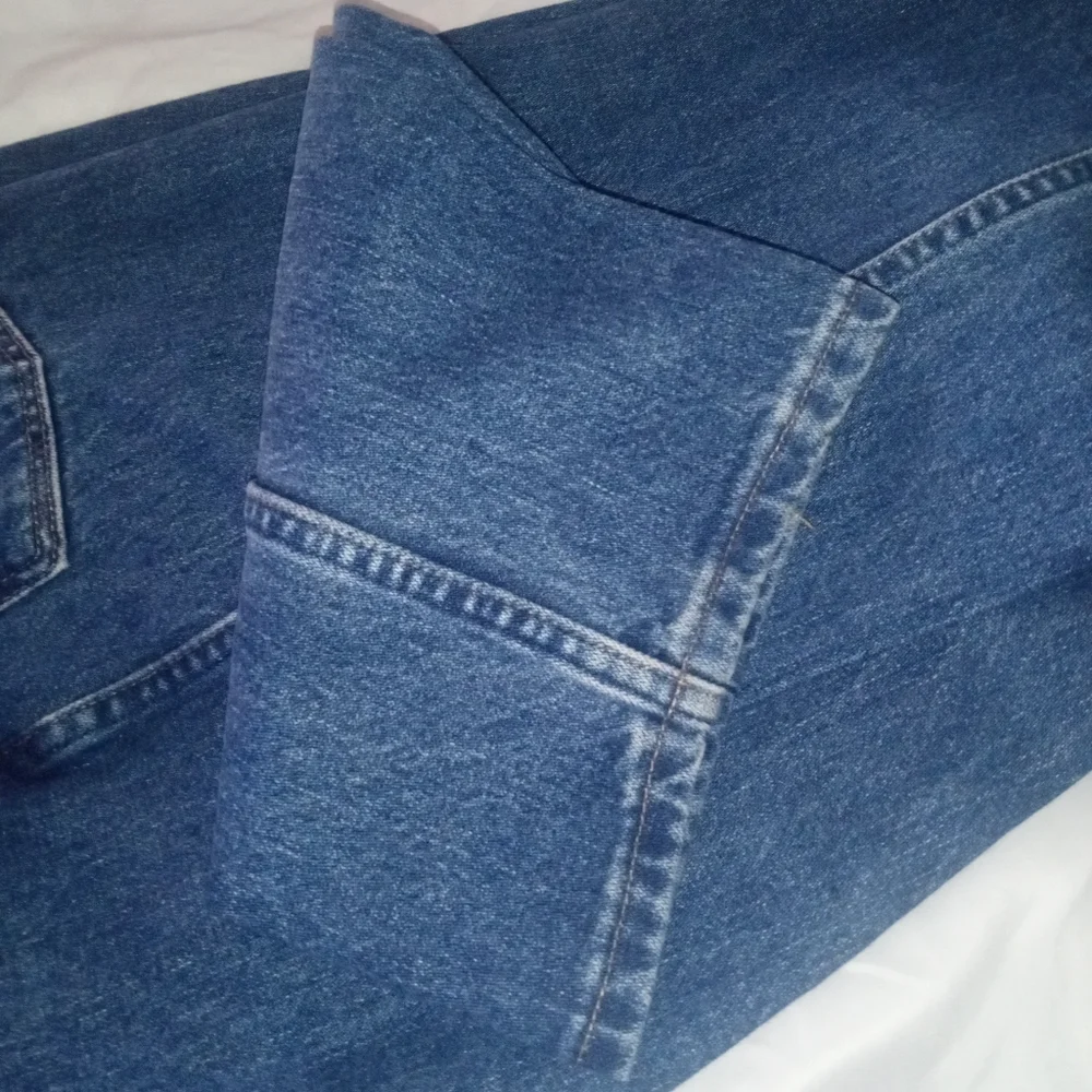 Wrangler - Picture 5 of 5